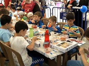 Tekne orucu tutan çocuklar Eyüp Sultan’da!