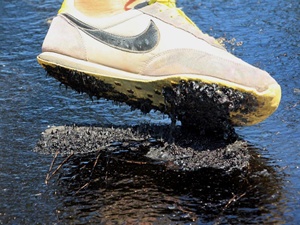 Fethiye’de asfalt eriten sıcak