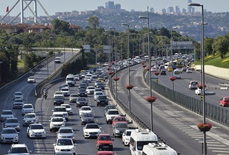 Otoyollarda bayram tatili yoğunluğu