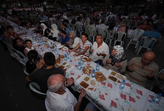 Müslüman ve Hristiyanlar iftarda buluştu