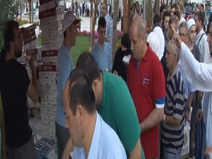 Ramazan sonrası ilk kahvaltı Fatih Camisi'nde yapıldı