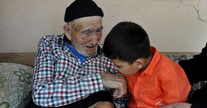 Asırlık dede 209'uncu bayramını kutluyor