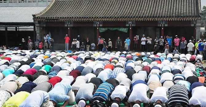 Bayramı bir gün sonra kutladılar