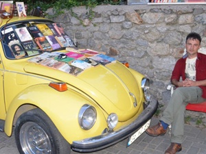 Vosvos kütüphane oldu