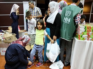 İHH bayramda yetimleri sevindirdi