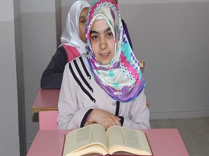 Ortaokul öğrencisi 3 ayda hafız oldu