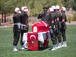 Şehit astsubay son yolculuğuna uğurlanıyor