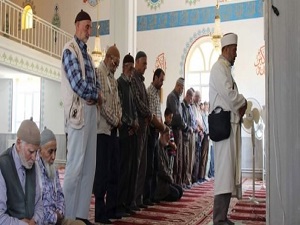 Konyalı imam kalbini çantasında taşıyor