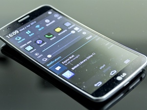 LG'nin yeni amiral gemisi: G Flex 3