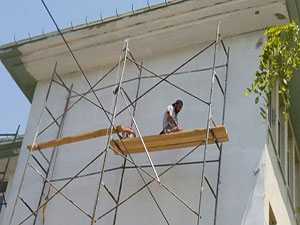 İskele üzerinde namaz kılan işçi rekoru