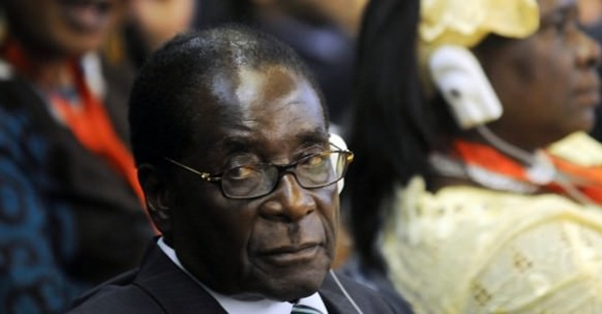 Zimbabve halkı Mugabe'nin istifasını kutluyor