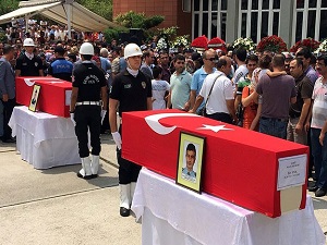 Şehit polisler son yolculuklarına uğurlanıyor