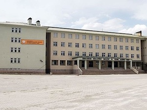 Hakkari'de bin 600 öğrenci kapasiteli lise eğitime hazır