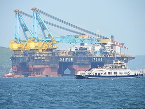 Çanakkale Boğazı'ndan 'dev' geçti