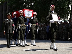 Şehitler son yolculuklarına uğurlanıyor