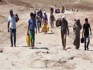 Göçmenler kamp bulamıyorsa otele gitsin