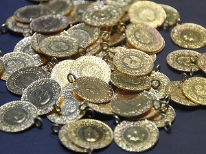 Altındaki düşüş çeyreği teğet geçti