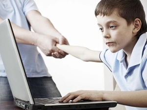 Çocuk odalarındaki interneti salona alın