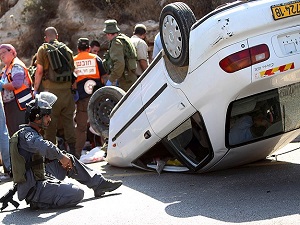 İsrail askerleri 'yayalara çarpan' Filistinliyi vurdu