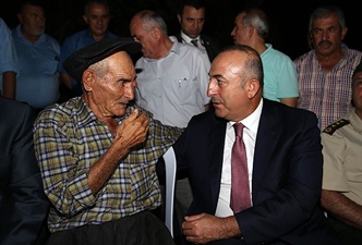 Çavuşoğlu'ndan şehit ailesine ziyaret