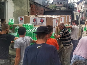 TİKA Makedonya'da afetin yaraları sarıyor