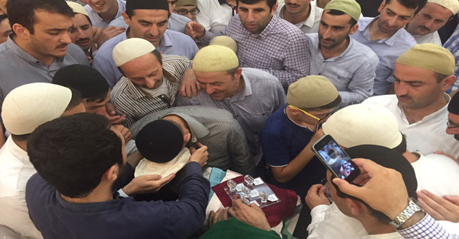 Kutsal Emanetler Mustafa Sungur dershanesinde