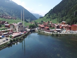 Yılda 2 milyon turist Uzungöl'ü ziyaret ediyor