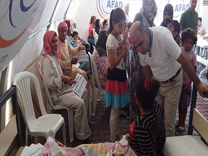 400 Suriyeli sığınmacıya tekerlekli sandalye