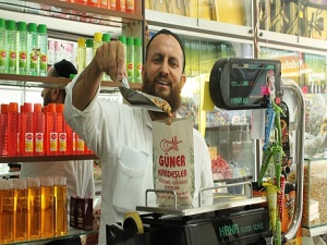 Kuruyemiş fiyatlarının düşmesi esnafı sevindirdi