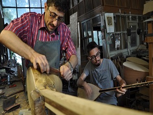 UNESCO ödüllü babasının mesleğini sürdürüyor