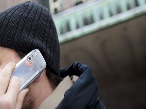 20 yaşından önce cep telefonu kullananlarda beyin kanseri riski daha yüksek