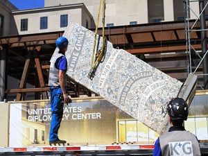 Berlin Duvarı'ndan bir parça, ABD'nin başkentinde