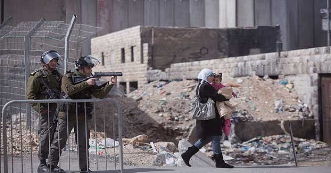 Filistin'deki Utanç Duvarı 100 bin insanı ayırdı