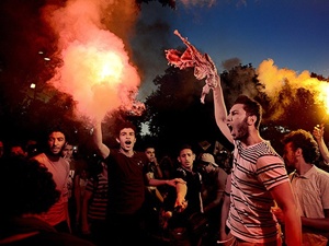 Saraçhane'de Rabia protestosu