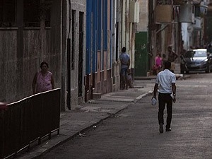 ABD Küba'ya yönelik ticari yaptırımları kaldırıyor