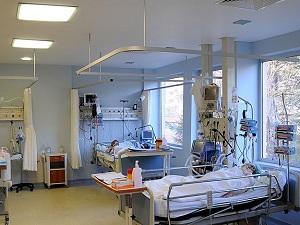 Yoğun bakım servislerine düzenleme