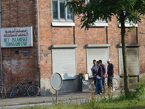 Kopenhag'da camiye ait kütüphane kundaklandı