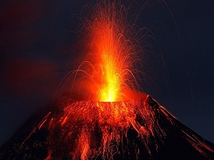 Ekvador'da 325 bin kişi tehdit altında