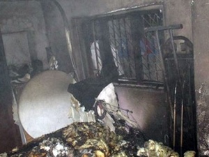 Ev yandı Kur'an-ı Kerim yanmadı!