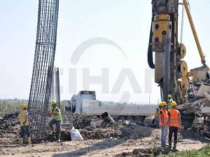 İstanbul-Bursa-İzmir Otoyolu'nun viyadük ayakları yükseliyor