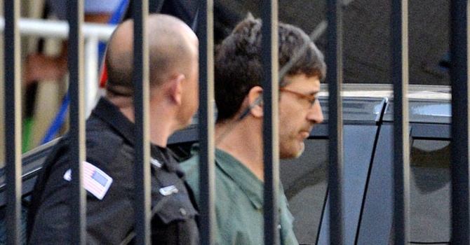 Müslüman öldüren silah geliştiren adam yakalandı!