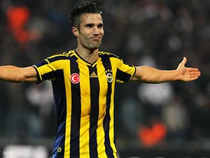 Fenerbahçeli Van Persie camide cemaati görünce...