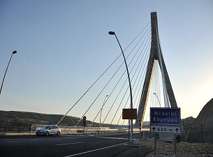 Güneydoğu'nun 'Boğaz Köprüsü' ulaşımı rahatlattı
