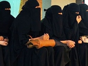 Suudi Arabistan'da kadınlar hem aday hem seçmen olabilecek