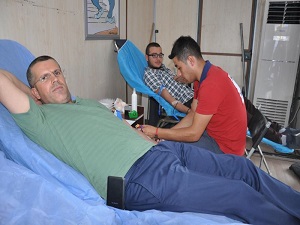 16 yılda 10.5 kilo kan verdi