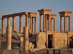 DAEŞ Palmira Antik Kenti'ndeki tapınağı yıktı