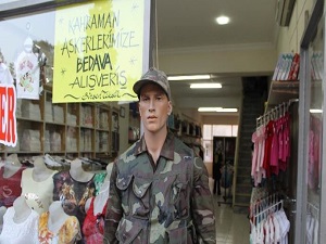 Bu iş yerinde askere her şey bedava!