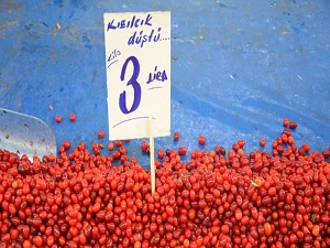 Kızılcık, satıcıları güldürmüyor