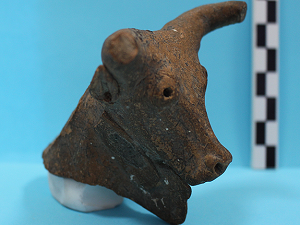 Tunç Çağı'na ait boğa figürü Türkiye'ye geri döndü