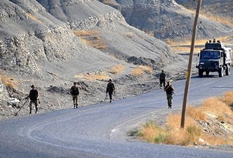 Yüksekova'da yaralanan asker şehit oldu